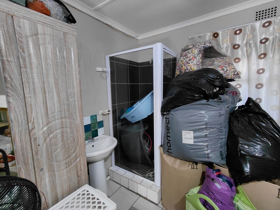 To Let 2 Bedroom Property for Rent in Flamwood North West